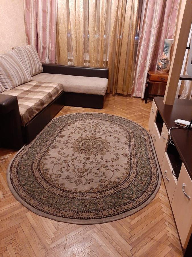 Двухкомнатная Вид На Дворец Украина Kyiv Exterior photo